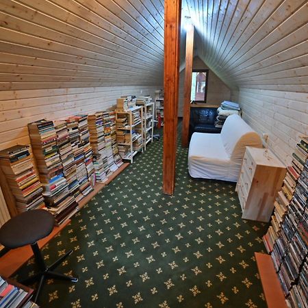Casa De Vacanta Satic Piatra Craiului La Doi Viermi المظهر الخارجي الصورة