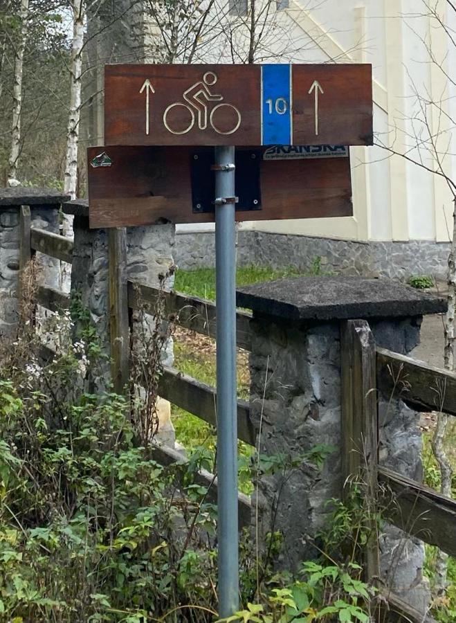 Casa De Vacanta Satic Piatra Craiului La Doi Viermi المظهر الخارجي الصورة