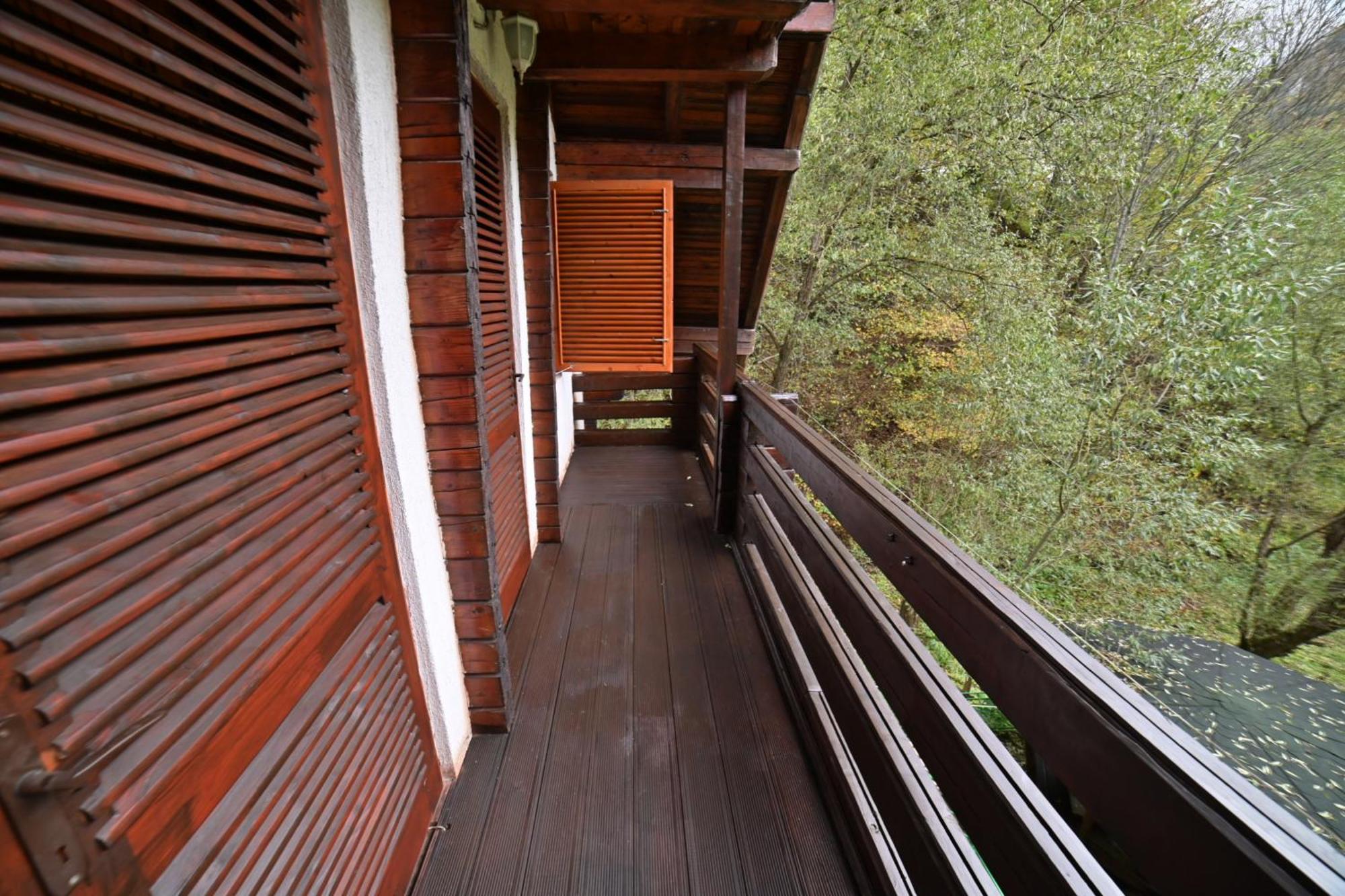 Casa De Vacanta Satic Piatra Craiului La Doi Viermi المظهر الخارجي الصورة