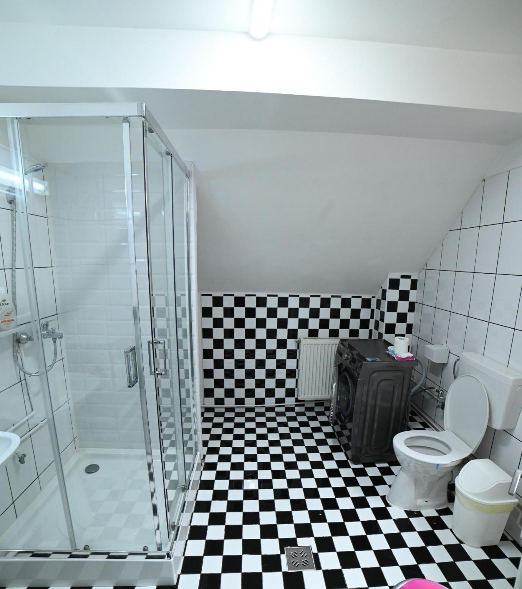 Casa De Vacanta Satic Piatra Craiului La Doi Viermi المظهر الخارجي الصورة