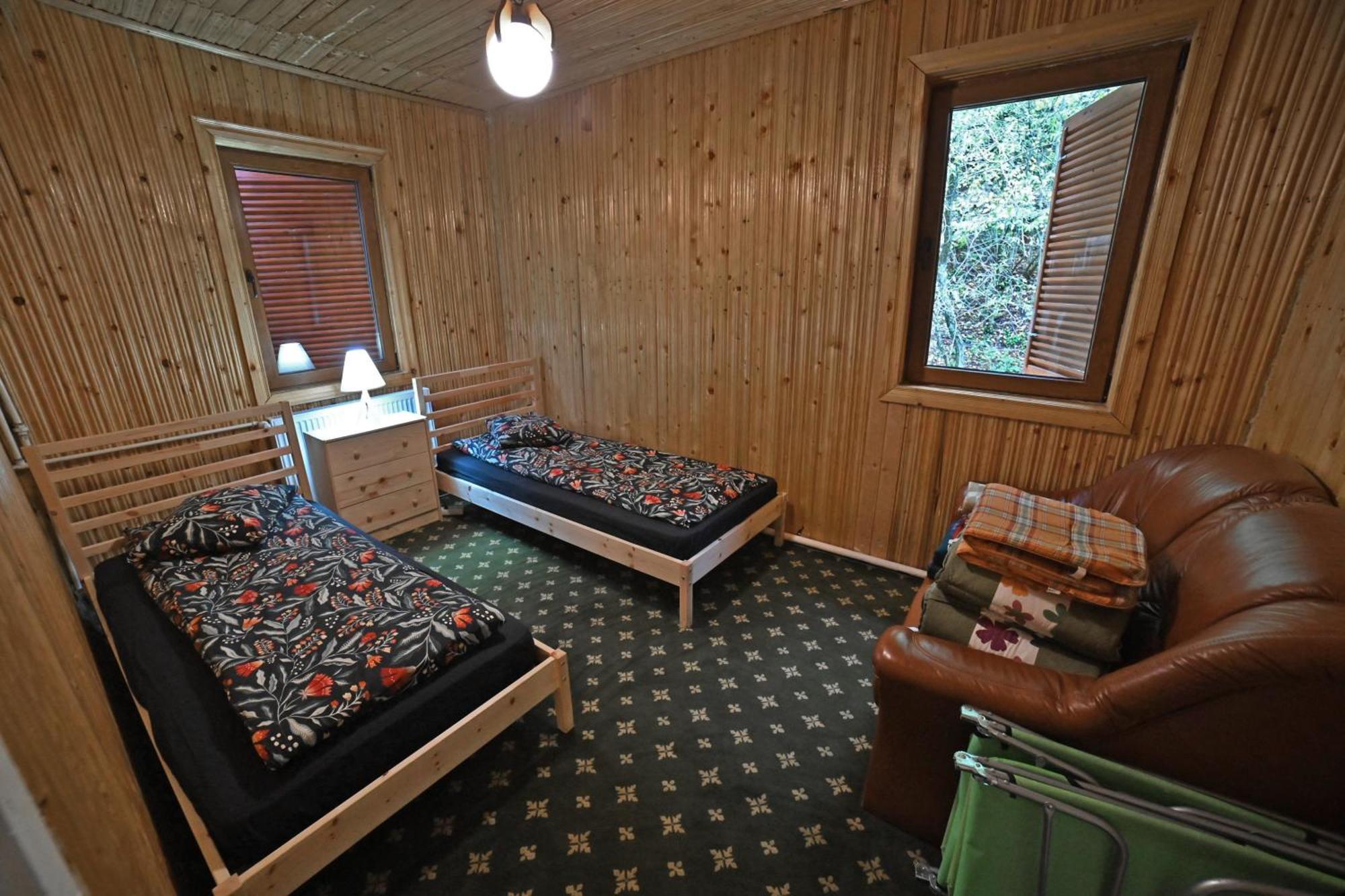 Casa De Vacanta Satic Piatra Craiului La Doi Viermi المظهر الخارجي الصورة